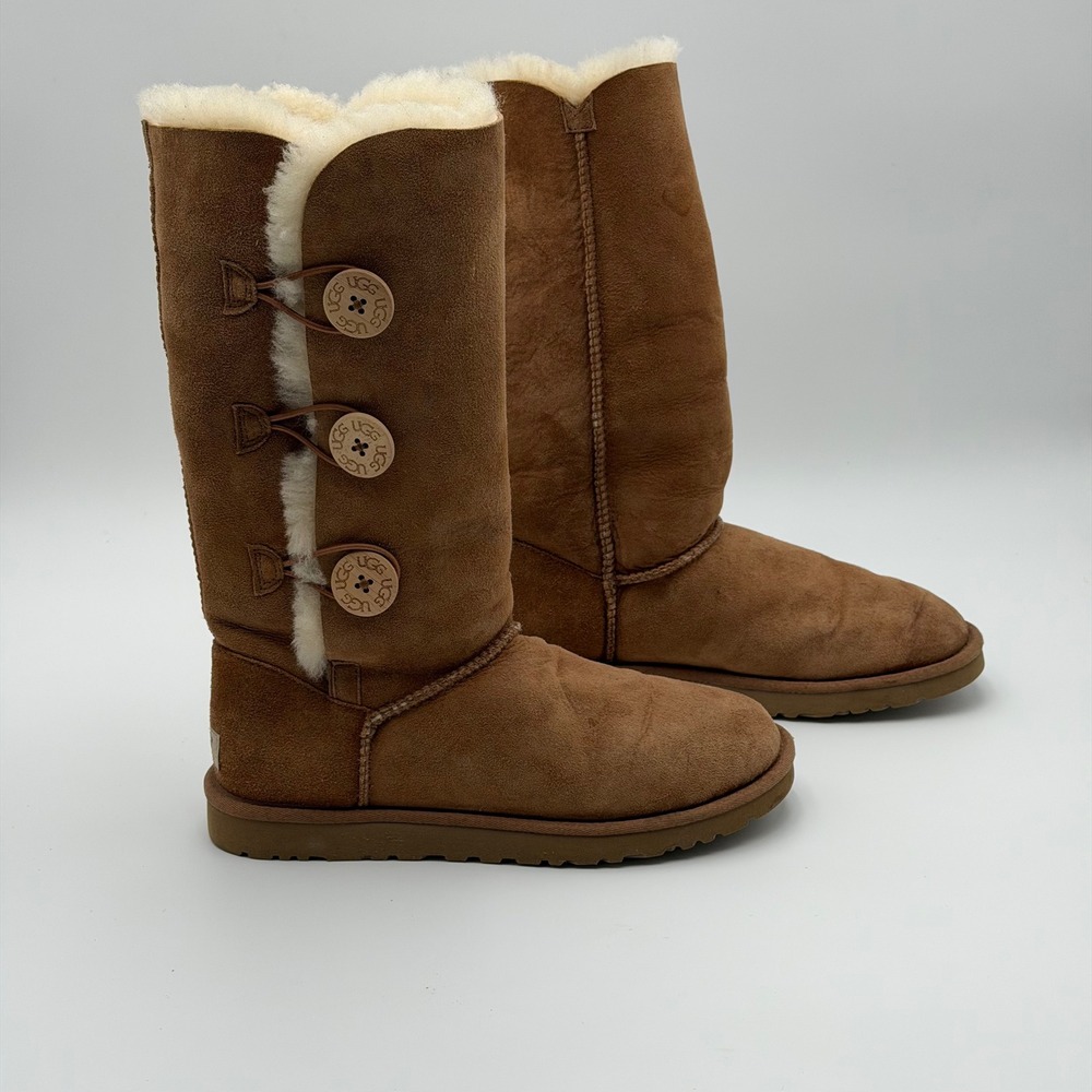 UGG Bailey Button Triplet Womens 8 Chestnut Suede Sheepskin Tall Boots 1873